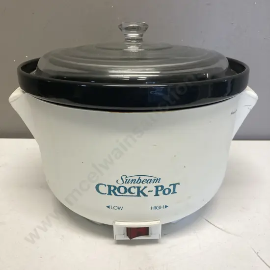 Vintage Sunbeam Crock-Pot, Model HP 0030
